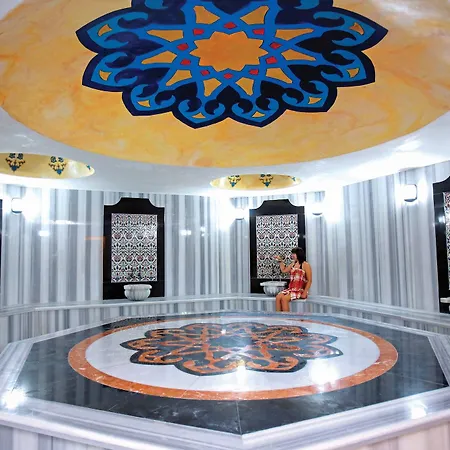 Szálloda Throne & 5*