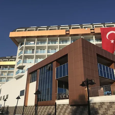 Throne & Szálloda Manavgat